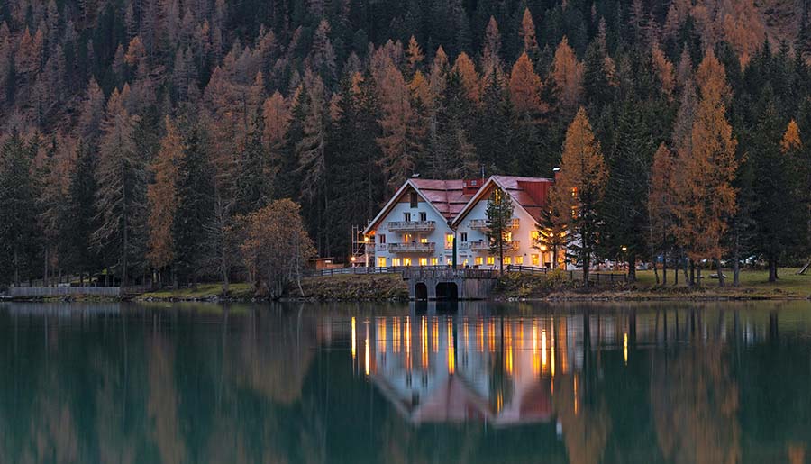 lakehouse-eberhard-grossgasteiger-freeimg.jpg