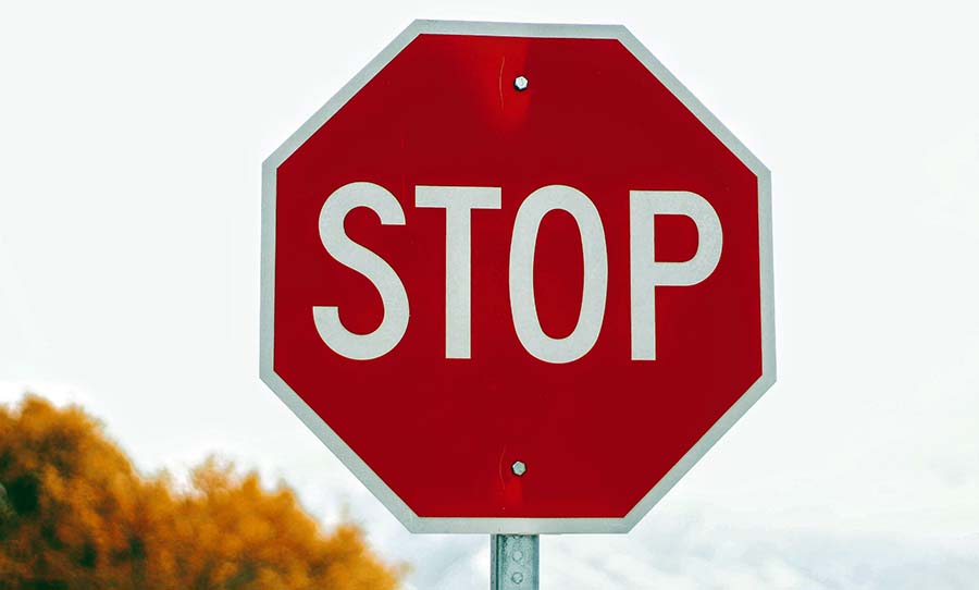 stop-sign-joshua-hoehne-freeimg.jpg