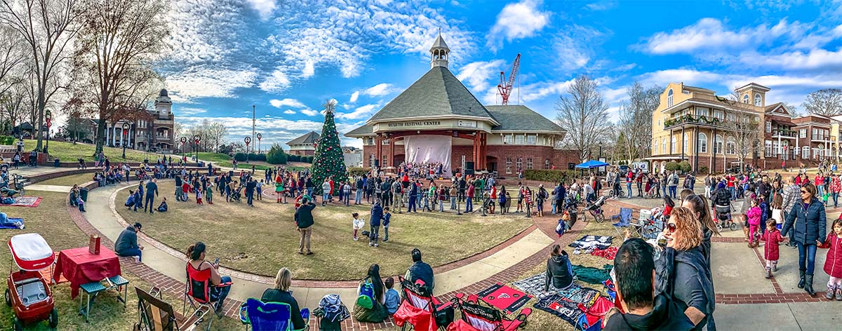 duluth-towncenter-christmas-gahomefind.jpg